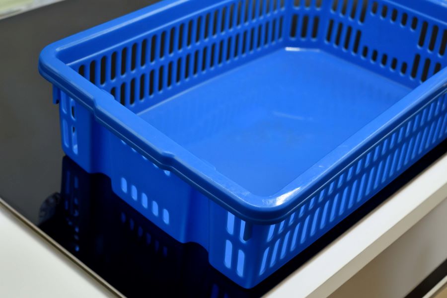 Caja de plástico azul