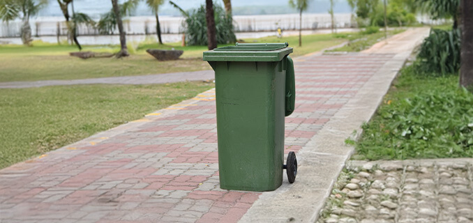 Contenedor de basura con ruedas